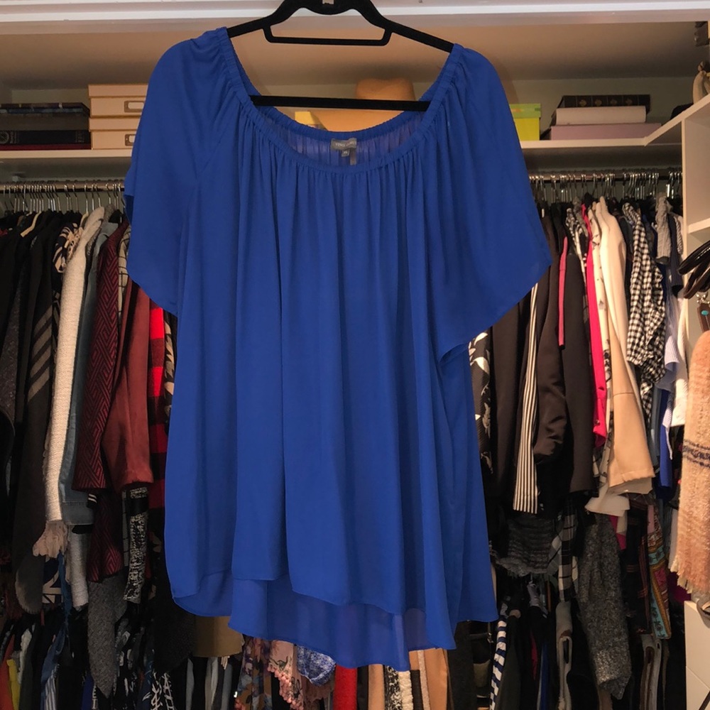Beautiful blue Vince Camuto blouse.